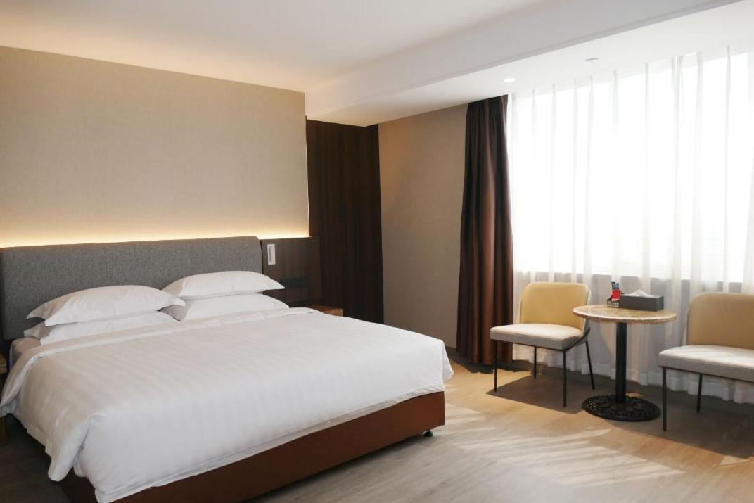 Jinan Yuquan Simpson Hotel Eksteriør bilde