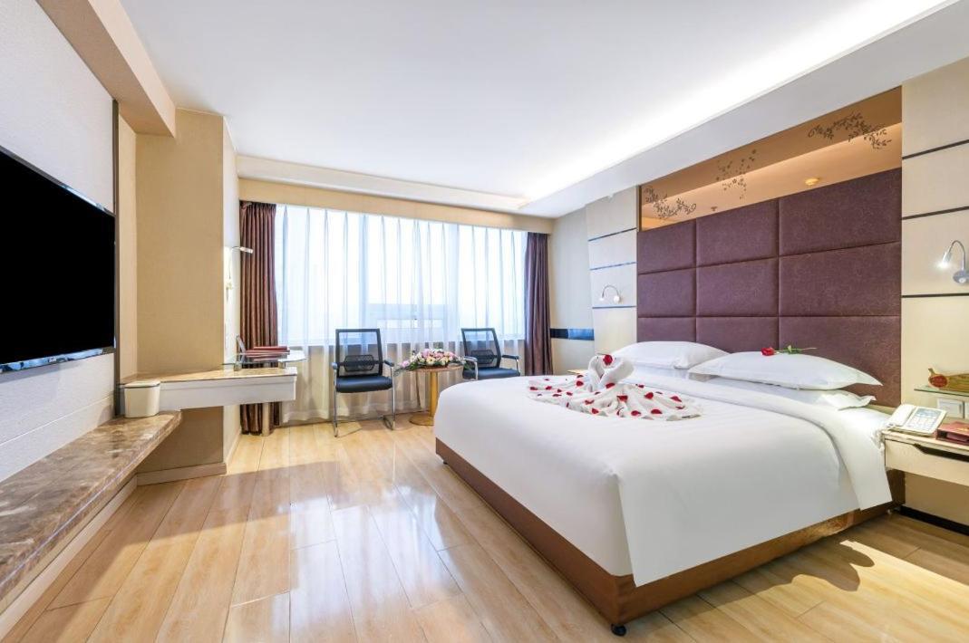 Jinan Yuquan Simpson Hotel Eksteriør bilde
